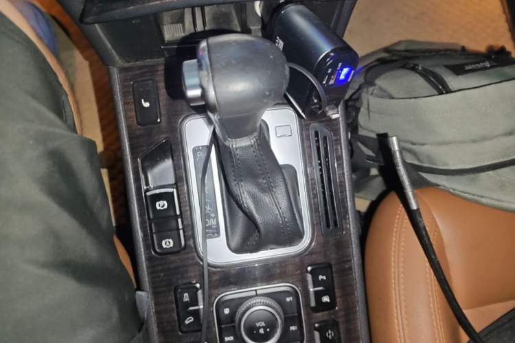 Used Haval H6 Coupe 2015 Blue Label 2.0T Automatic Two-Wheel Drive Prestige Model Gear Lever