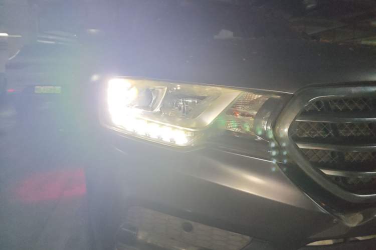 Used Haval H6 Coupe 2015 Blue Label 2.0T Automatic Two-Wheel Drive Prestige Model Right Front Headlight