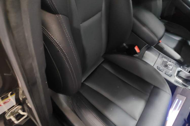 Used Haval H6 Coupe 2015 Blue Label 2.0T Automatic Two-Wheel Drive Elite Model Right Front Seat