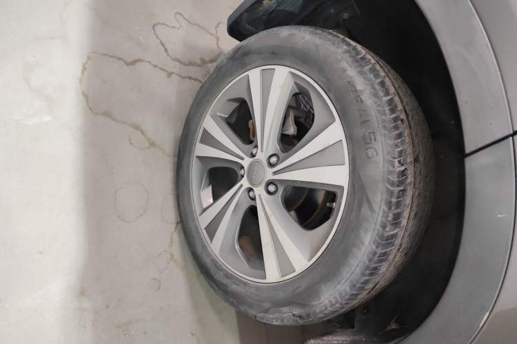 Used Haval H6 Coupe 2015 Blue Label 2.0T Automatic Two-Wheel Drive Elite Model Right Rear Wheel Hub