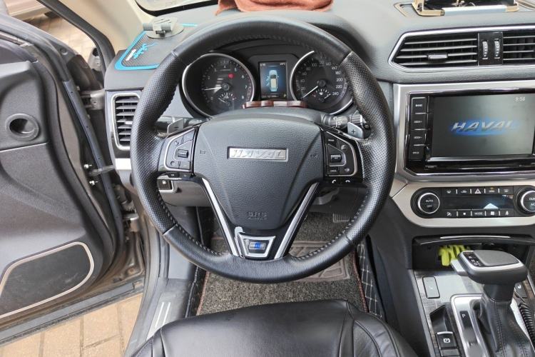 Used Haval H6 Coupe 2015 Blue Label 2.0T Automatic Two-Wheel Drive Prestige Model Steering Wheel
