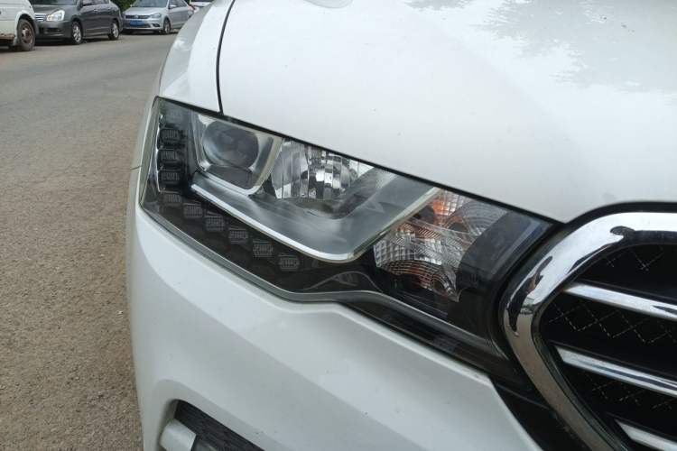 Used Haval H6 Coupe 2015 Blue Label 2.0T Automatic Two-Wheel Drive Prestige Model Right Front Headlight