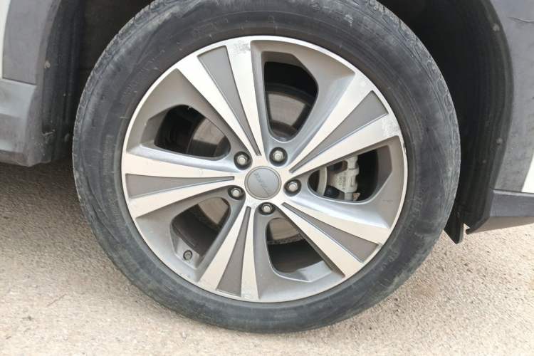 Used Haval H6 Coupe 2015 Blue Label 2.0T Automatic Two-Wheel Drive Prestige Model Right Front Wheel Hub