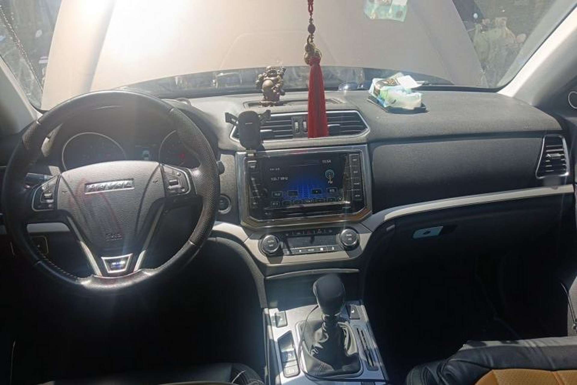 Used Haval H6 Coupe 2015 Blue Label 2.0T Manual Two-Wheel-Drive Elite Model Center Console