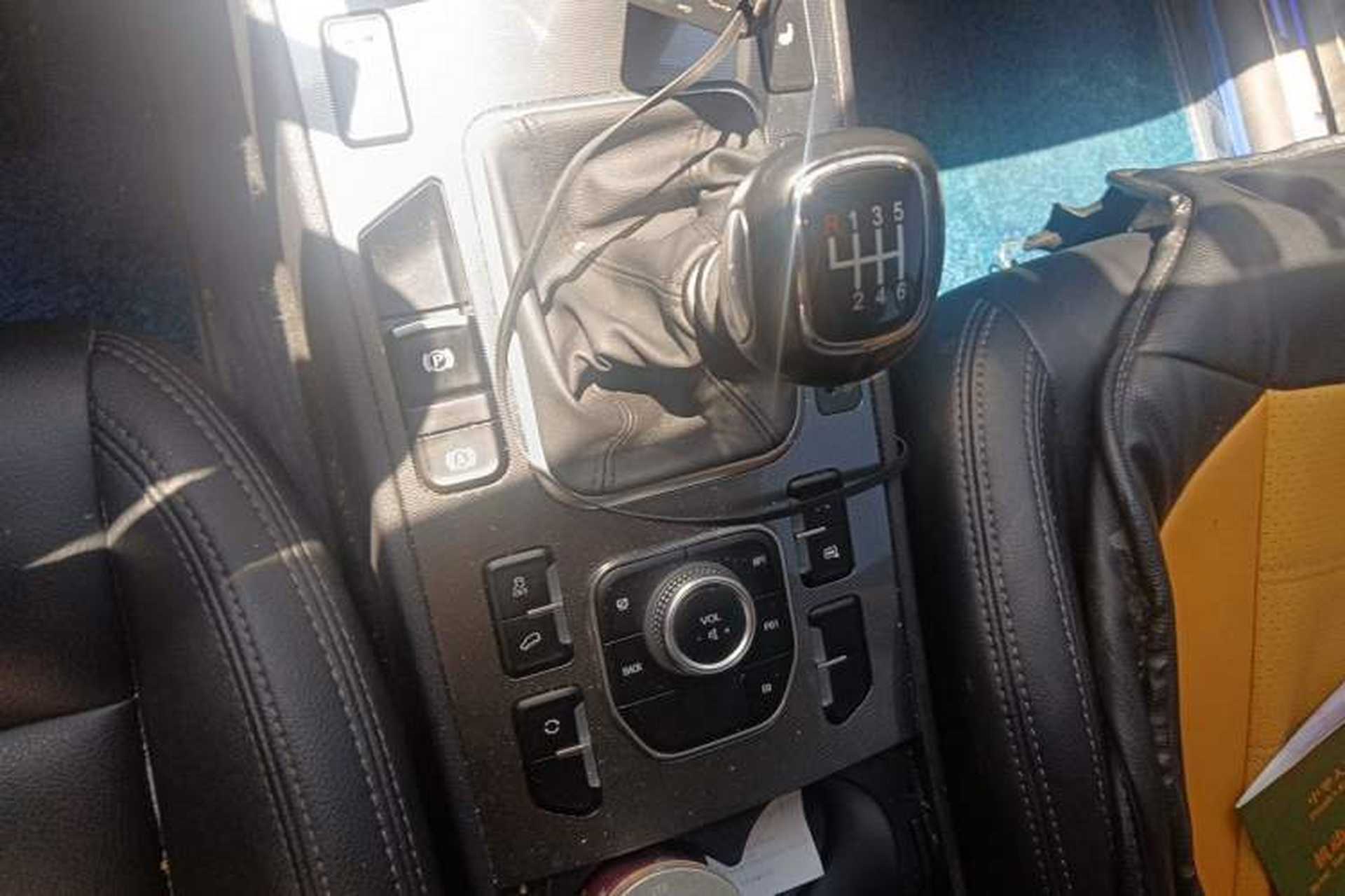 Used Haval H6 Coupe 2015 Blue Label 2.0T Manual Two-Wheel-Drive Elite Model Gear Lever