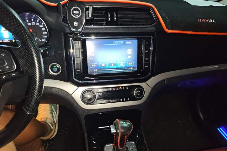 Used Haval H6 Coupe 2015 Blue Label 2.0T Automatic Two-Wheel Drive Elite Model Audio And AC Panel