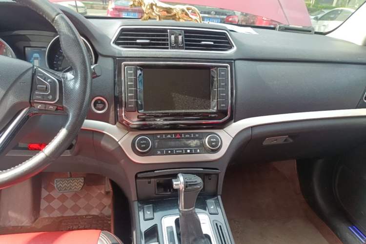 Used Haval H6 Coupe 2015 Blue Label 2.0T Automatic Two-Wheel Drive Elite Model Audio And AC Panel