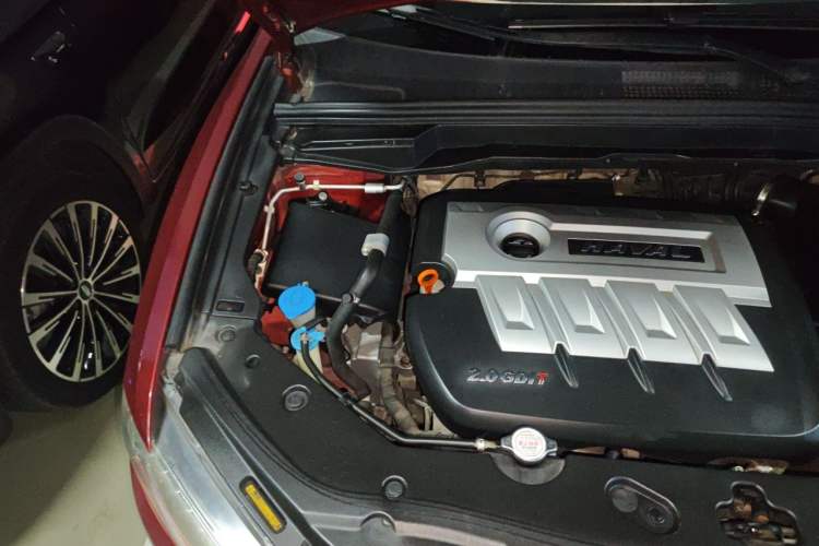 Used Haval H6 Coupe 2015 Blue Label 2.0T Automatic Two-Wheel Drive Elite Model Engine Bay Right