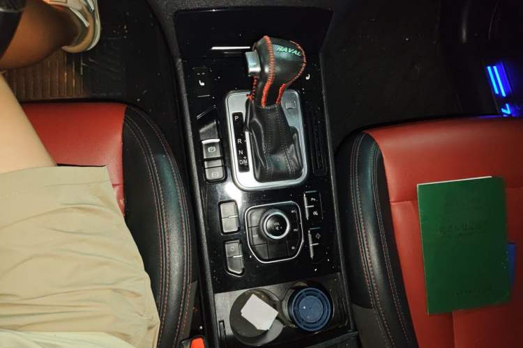 Used Haval H6 Coupe 2015 Blue Label 2.0T Automatic Two-Wheel Drive Elite Model Gear Lever