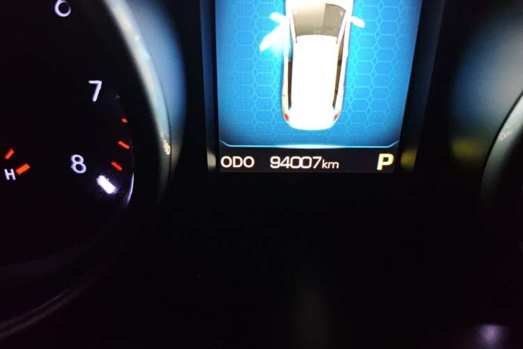 Used Haval H6 Coupe 2015 Blue Label 2.0T Automatic Two-Wheel Drive Elite Model Odometer Close Up