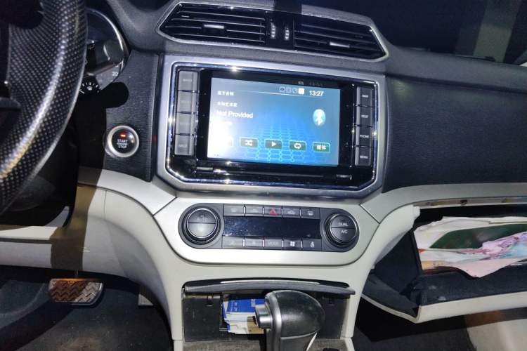 Used Haval H6 Coupe 2015 Blue Label 2.0T Automatic Two-Wheel Drive Prestige Model Audio And AC Panel