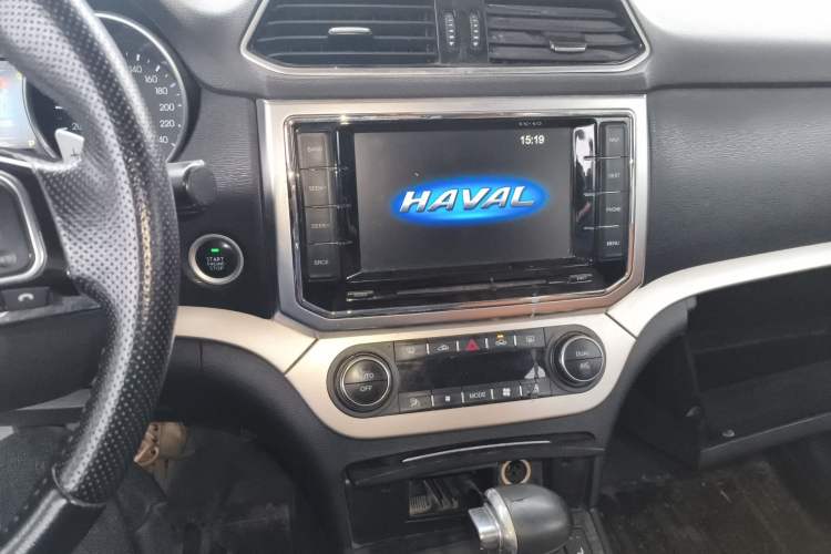 Used Haval H6 Coupe 2015 Blue Label 2.0T Automatic Two-Wheel Drive Prestige Model Audio And AC Panel