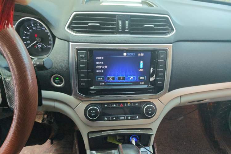Used Haval H6 Coupe 2015 Blue Label 2.0T Automatic Two-Wheel Drive Prestige Model Audio And AC Panel