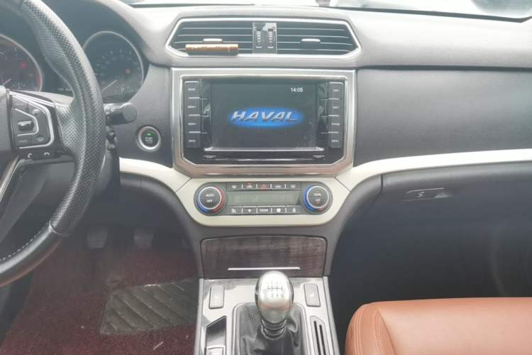 Used Haval H6 Coupe 2015 Blue-Label 2.0T Manual Two-Wheel Drive Prestige Model Audio And AC Panel