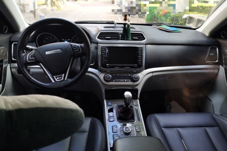 Used Haval H6 Coupe 2015 Blue-Label 2.0T Manual Two-Wheel Drive Prestige Model Center Console