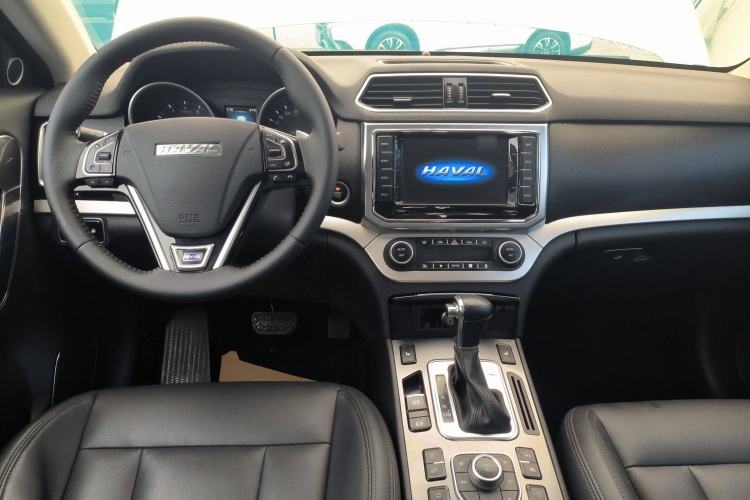 Used Haval H6 Coupe 2015 Blue Label 2.0T Automatic Two-Wheel Drive Elite Model Center Console