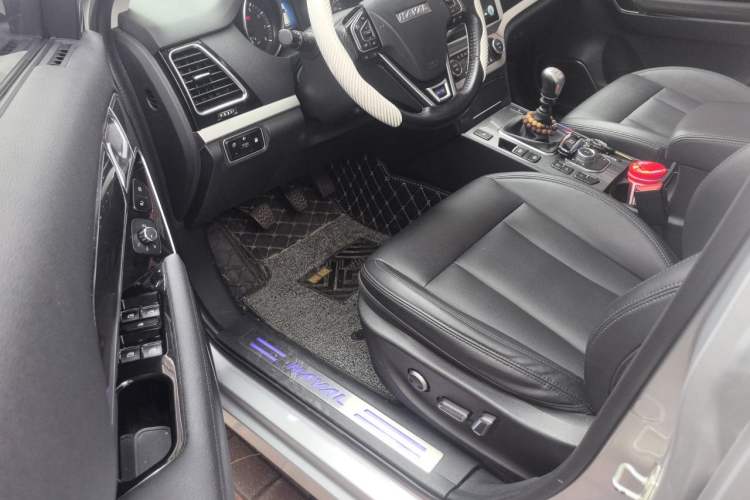 Used Haval H6 Coupe 2015 Blue Label 2.0T Manual 4x4 Elite Model Driver Seat