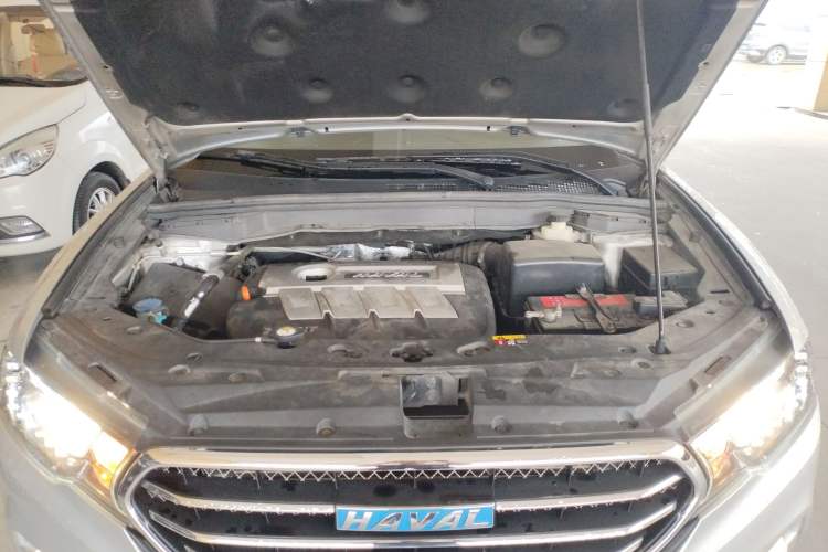 Used Haval H6 Coupe 2015 Blue Label 2.0T Automatic Two-Wheel Drive Elite Model Engine Bay