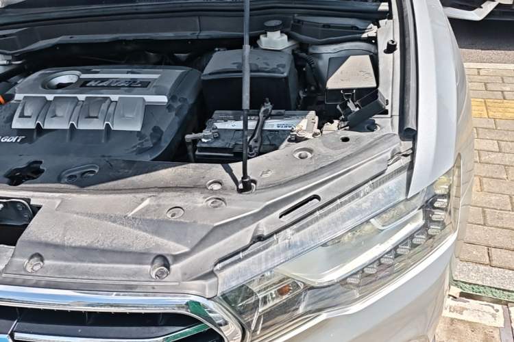 Used Haval H6 Coupe 2015 Blue Label 2.0T Manual Two-Wheel-Drive Elite Model Engine Bay Left
