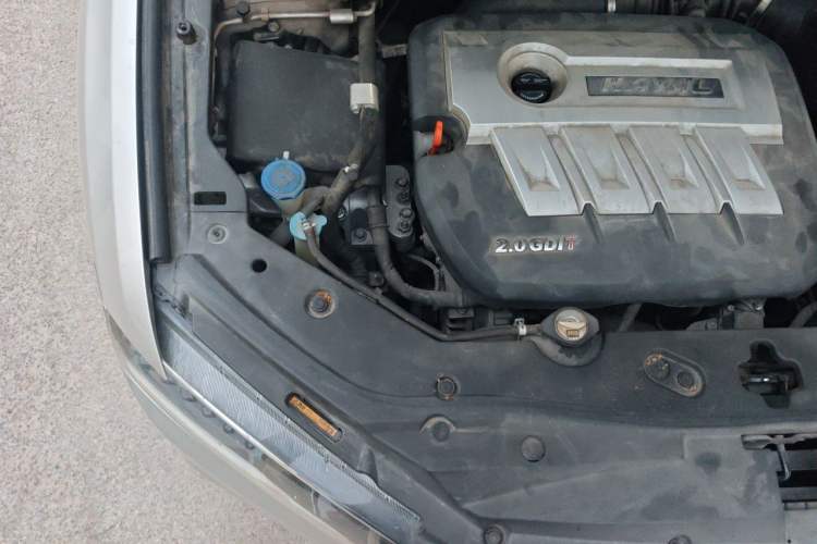 Used Haval H6 Coupe 2015 Blue Label 2.0T Manual Two-Wheel-Drive Elite Model Engine Bay Right