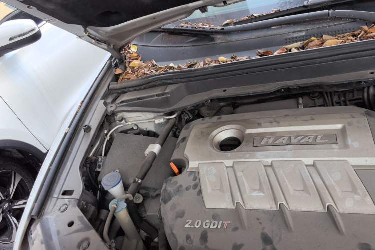 Used Haval H6 Coupe 2015 Blue Label 2.0T Automatic Two-Wheel Drive Prestige Model Engine Bay Right