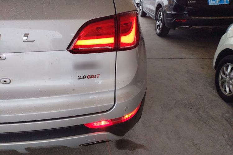 Used Haval H6 Coupe 2015 Blue Label 2.0T Automatic Two-Wheel Drive Elite Model Exterior 6