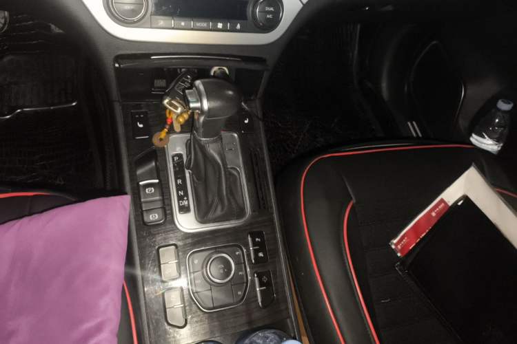 Used Haval H6 Coupe 2015 Blue Label 2.0T Automatic Two-Wheel Drive Prestige Model Gear Lever