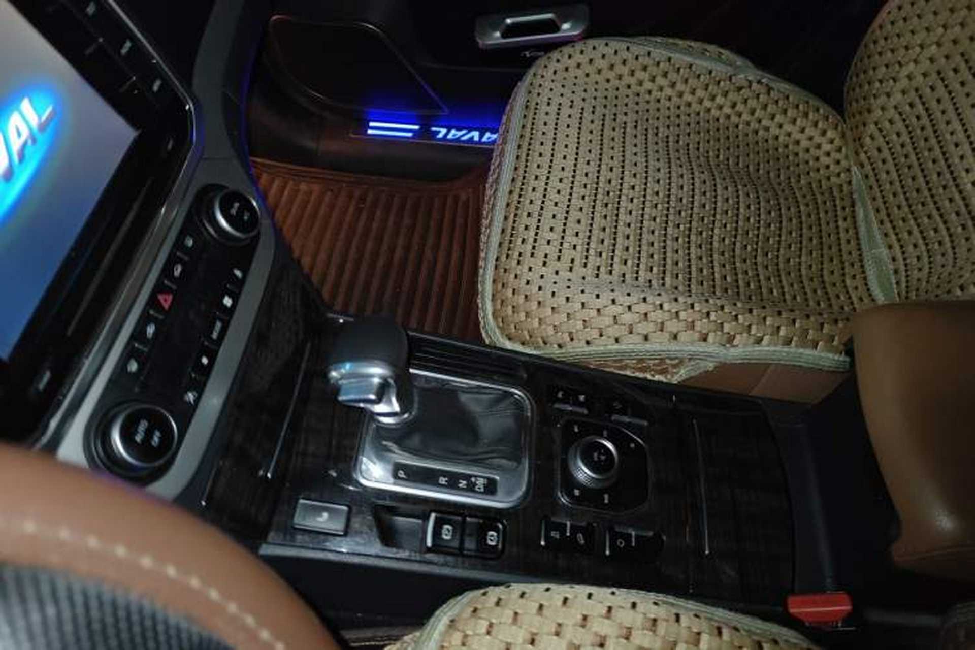 Used Haval H6 Coupe 2015 Blue Label 2.0T Automatic Two-Wheel Drive Prestige Model Gear Lever