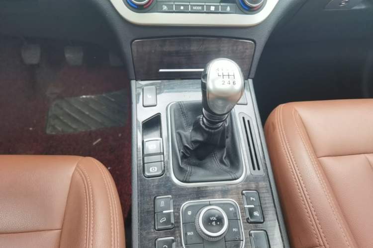 Used Haval H6 Coupe 2015 Blue-Label 2.0T Manual Two-Wheel Drive Prestige Model Gear Lever