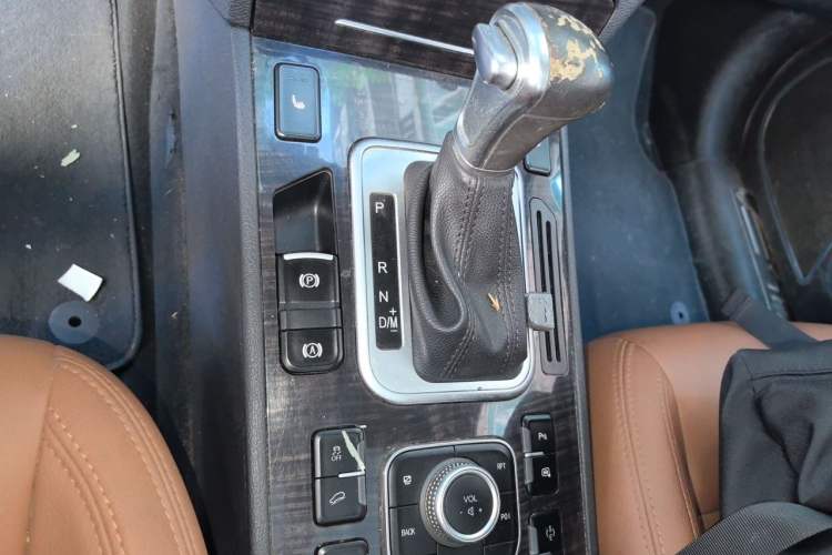 Used Haval H6 Coupe 2015 Blue Label 2.0T Automatic Two-Wheel Drive Prestige Model Gear Lever