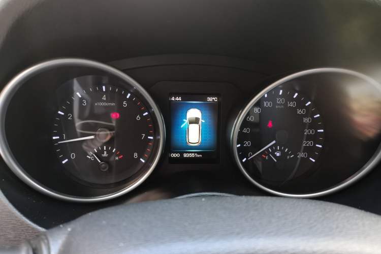 Used Haval H6 Coupe 2015 Blue-Label 2.0T Manual Two-Wheel Drive Prestige Model Instrument Cluster