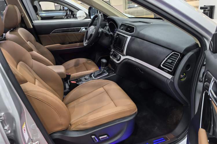 Used Haval H6 Coupe 2015 Blue Label 2.0T Automatic Two-Wheel Drive Elite Model Interior 2