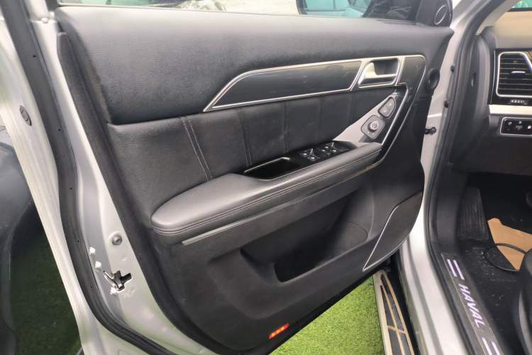 Used Haval H6 Coupe 2015 Blue Label 2.0T Automatic Two-Wheel Drive Elite Model Left Front Door Interior