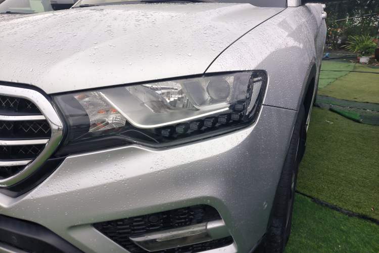Used Haval H6 Coupe 2015 Blue Label 2.0T Automatic Two-Wheel Drive Elite Model Left Front Headlight