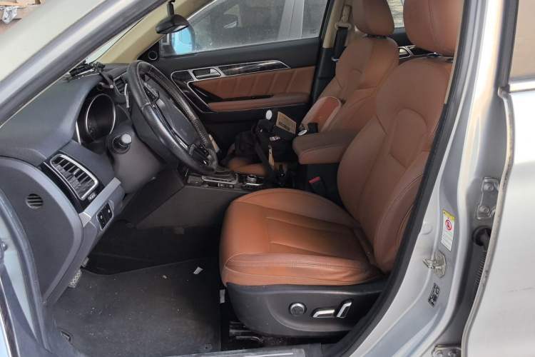 Used Haval H6 Coupe 2015 Blue Label 2.0T Automatic Two-Wheel Drive Prestige Model Left Front Seat