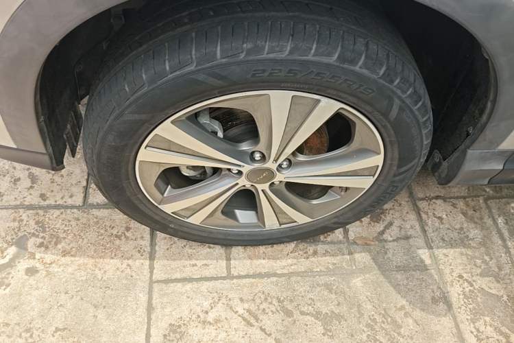 Used Haval H6 Coupe 2015 Blue Label 2.0T Manual Two-Wheel-Drive Elite Model Left Front Wheel Hub