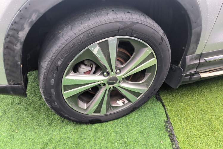 Used Haval H6 Coupe 2015 Blue Label 2.0T Automatic Two-Wheel Drive Elite Model Left Front Wheel Hub