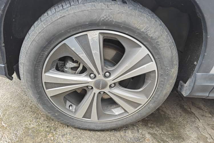 Used Haval H6 Coupe 2015 Blue Label 2.0T Automatic Two-Wheel Drive Prestige Model Left Front Wheel Hub