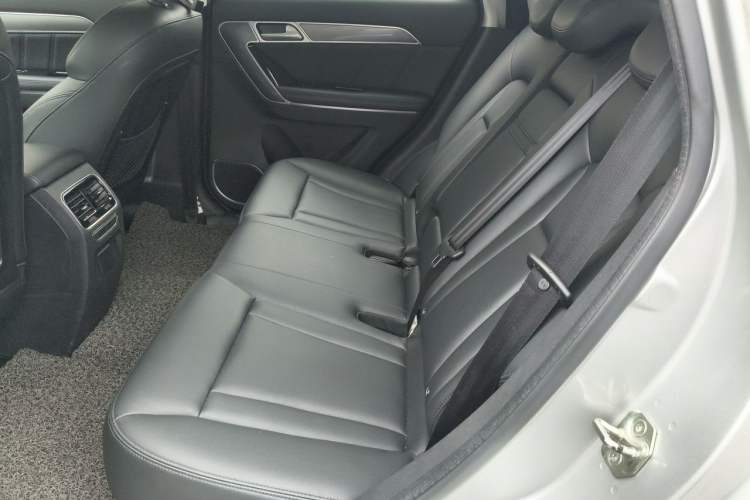 Used Haval H6 Coupe 2015 Blue Label 2.0T Automatic Two-Wheel Drive Elite Model Left Rear Seat