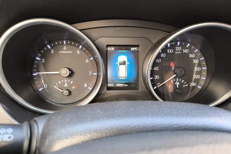 Used Haval H6 Coupe 2015 Blue Label 2.0T Manual Two-Wheel-Drive Elite Model Odometer Close Up