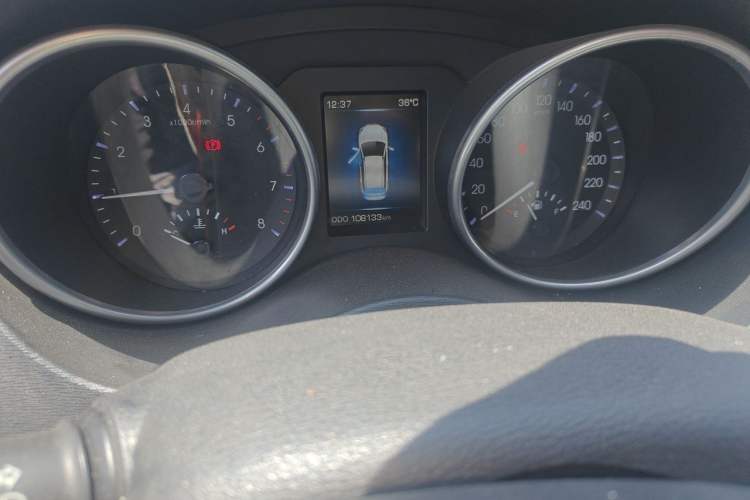 Used Haval H6 Coupe 2015 Blue Label 2.0T Manual Two-Wheel-Drive Elite Model Odometer Close Up