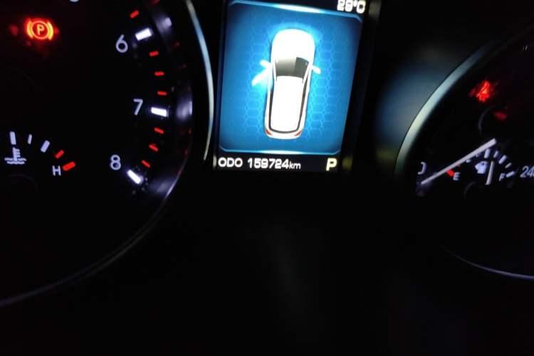 Used Haval H6 Coupe 2015 Blue Label 2.0T Automatic Two-Wheel Drive Prestige Model Odometer Close Up