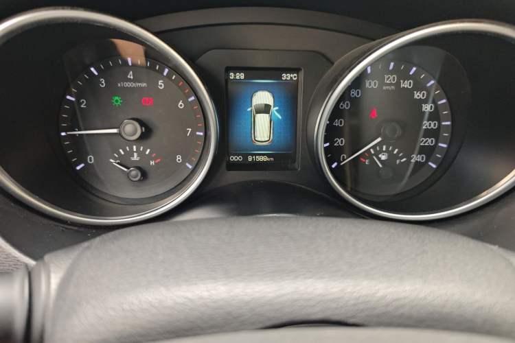 Used Haval H6 Coupe 2015 Blue-Label 2.0T Manual Two-Wheel Drive Prestige Model Odometer Close Up