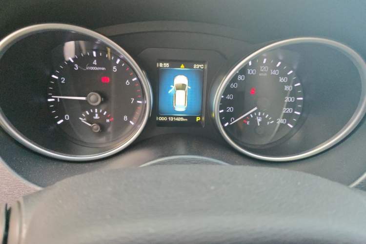 Used Haval H6 Coupe 2015 Blue Label 2.0T Automatic Two-Wheel Drive Prestige Model Odometer Close Up