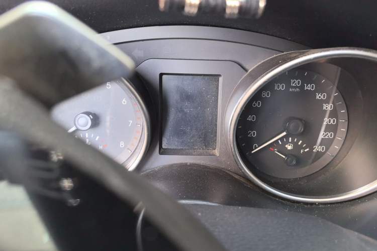 Used Haval H6 Coupe 2015 Blue Label 2.0T Automatic Two-Wheel Drive Prestige Model Odometer Close Up