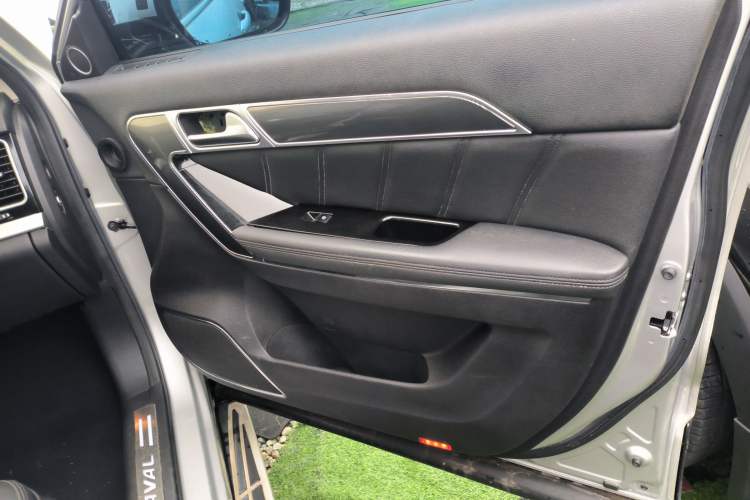 Used Haval H6 Coupe 2015 Blue Label 2.0T Automatic Two-Wheel Drive Elite Model Right Front Door Interior