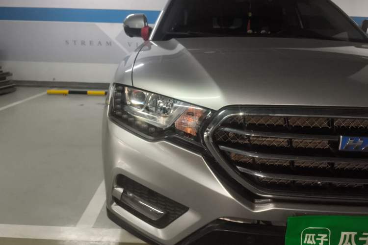 Used Haval H6 Coupe 2015 Blue Label 2.0T Automatic Two-Wheel Drive Prestige Model Right Front Headlight