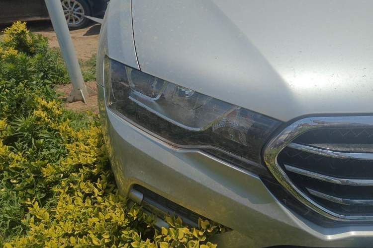 Used Haval H6 Coupe 2015 Blue Label 2.0T Manual Two-Wheel-Drive Elite Model Right Front Headlight