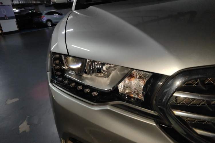 Used Haval H6 Coupe 2015 Blue Label 2.0T Automatic Two-Wheel Drive Prestige Model Right Front Headlight