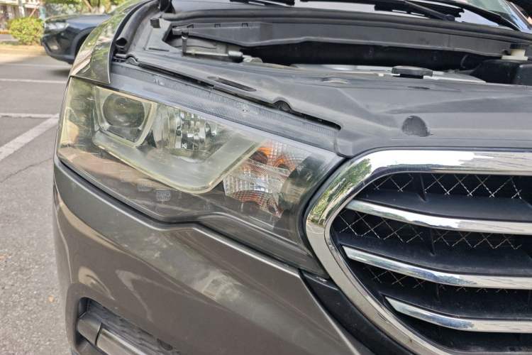 Used Haval H6 Coupe 2015 Blue-Label 2.0T Manual Two-Wheel Drive Prestige Model Right Front Headlight